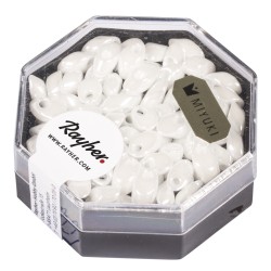 Margele Magatama, alb, 4x7 mm, opaquw, lustrous, box 9g