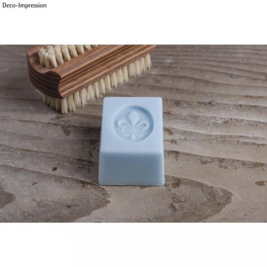 Etichete cauciuc natural, Wash&Wonder + Crin, 35x25 mm Etichete cauciuc natural, Wash&Wonder + Crin, 35x25 mm