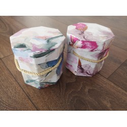 Cutie cadou, DIVERSE CULORI, 10.5x11 cm, pretul este pe bucata Cutie cadou, DIVERSE CULORI, 10.5x11 cm, pretul este pe bucata