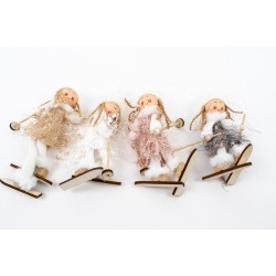 Decoratiune Craciun Inger fetita pe schiuri, 15cm Decoratiune Craciun Inger fetita pe schiuri, 15cm